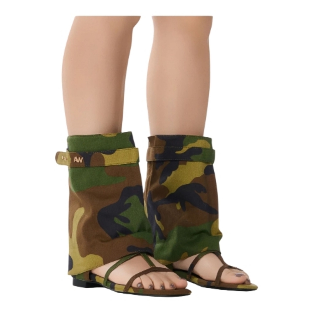 NWT WOMEN'S AKIRA AZALEA WANG TORRE CAMO OPEN TOE SANDAL BOOT SIZE 6